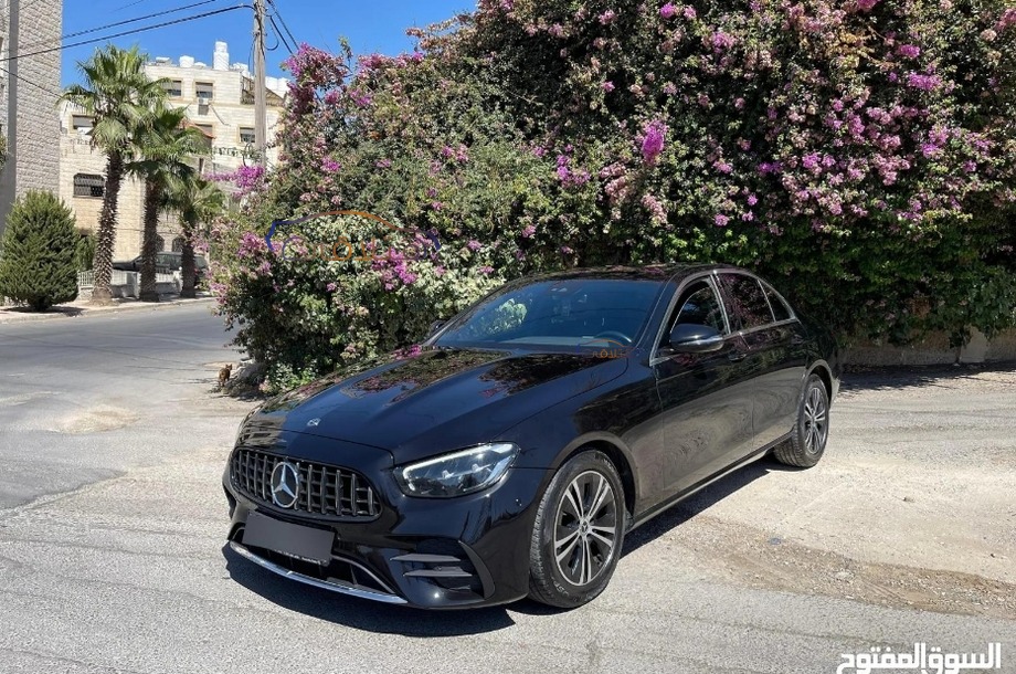 E 200 Mercedes Black