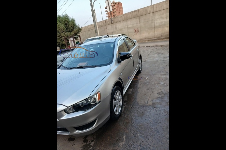 Lancer EX Shark Mitsubishi فضي