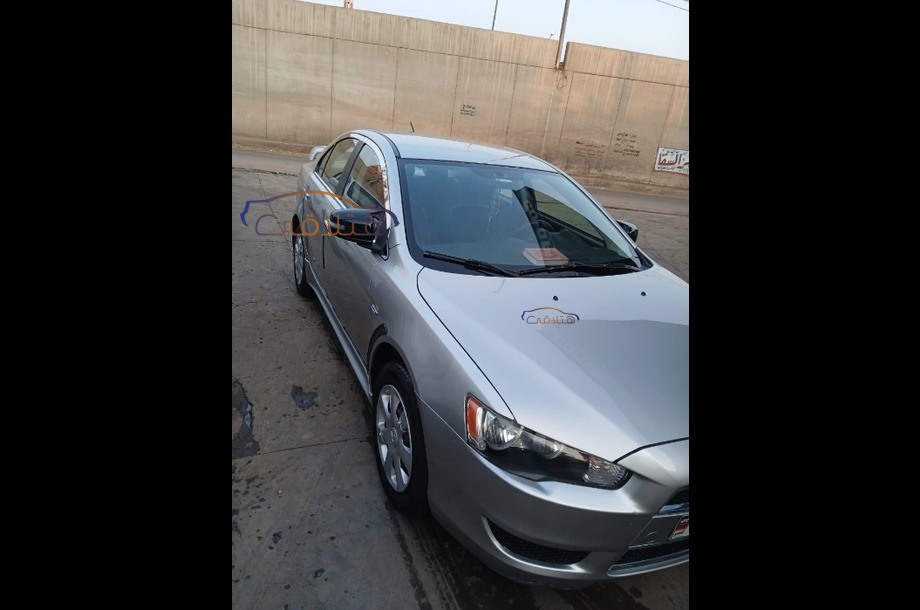 Lancer EX Shark Mitsubishi فضي