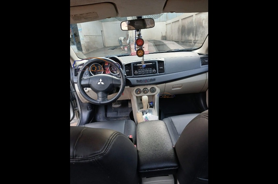 Lancer EX Shark Mitsubishi فضي