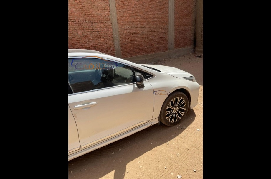 Corolla Toyota أبيض