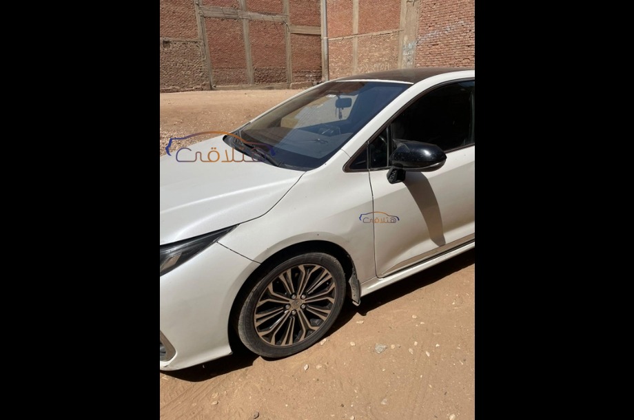 Corolla Toyota أبيض