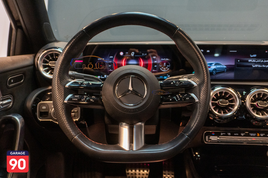 A 200 Mercedes أسود