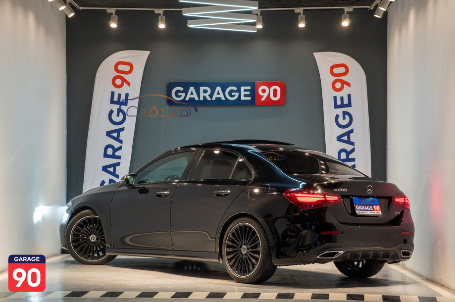 A 200 Mercedes أسود