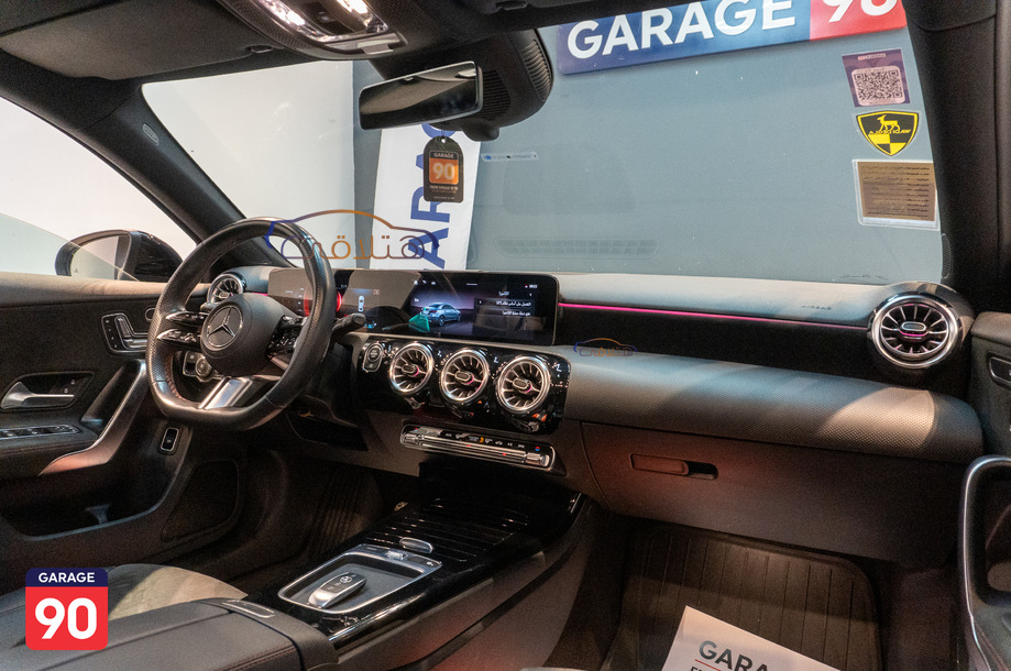 A 200 Mercedes أسود