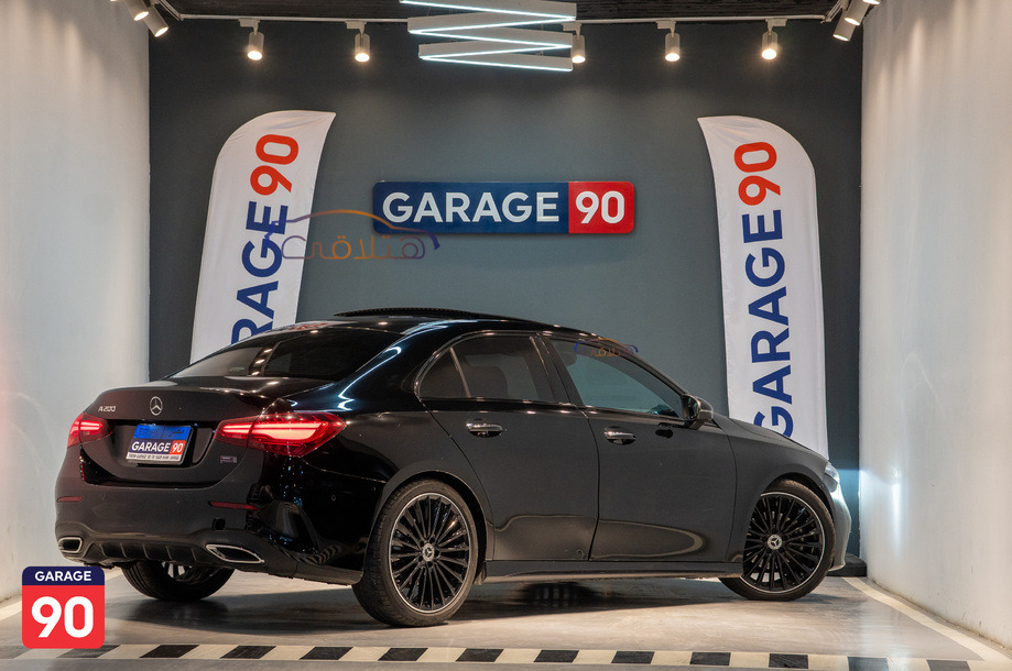 A 200 Mercedes أسود