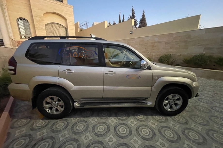 Prado Toyota ذهبي