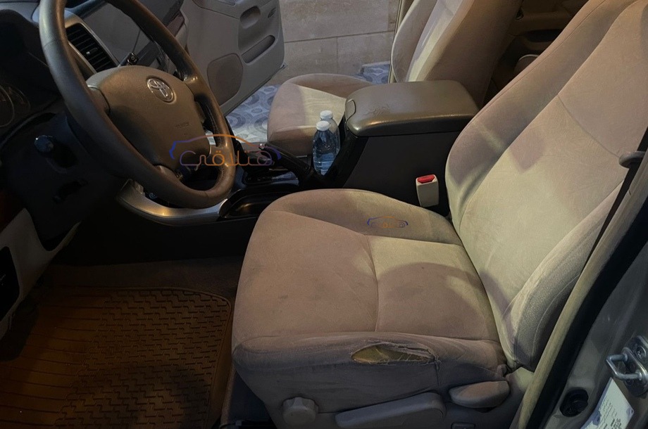 Prado Toyota ذهبي