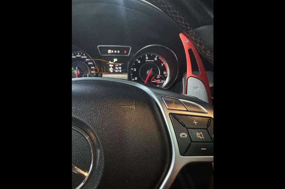 GLA 200 Mercedes أسود