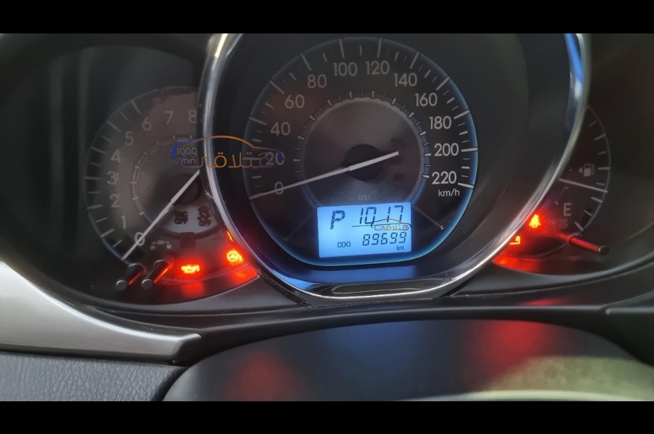 Yaris Toyota أبيض