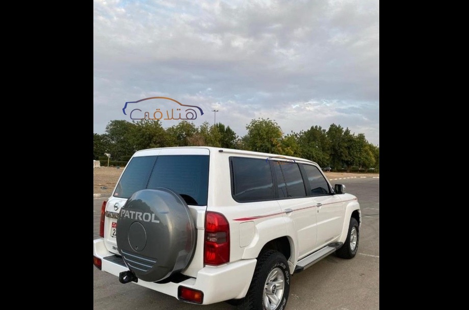 Patrol safari Nissan أبيض