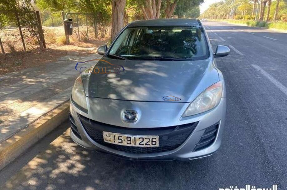 Mazda 3 Mazda رمادي