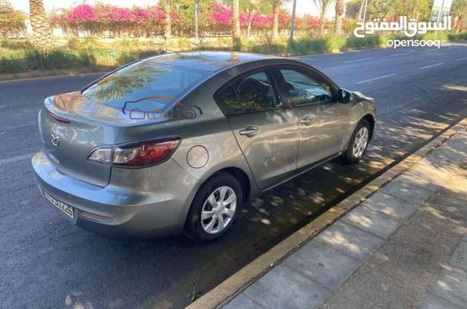 Mazda 3 Mazda رمادي