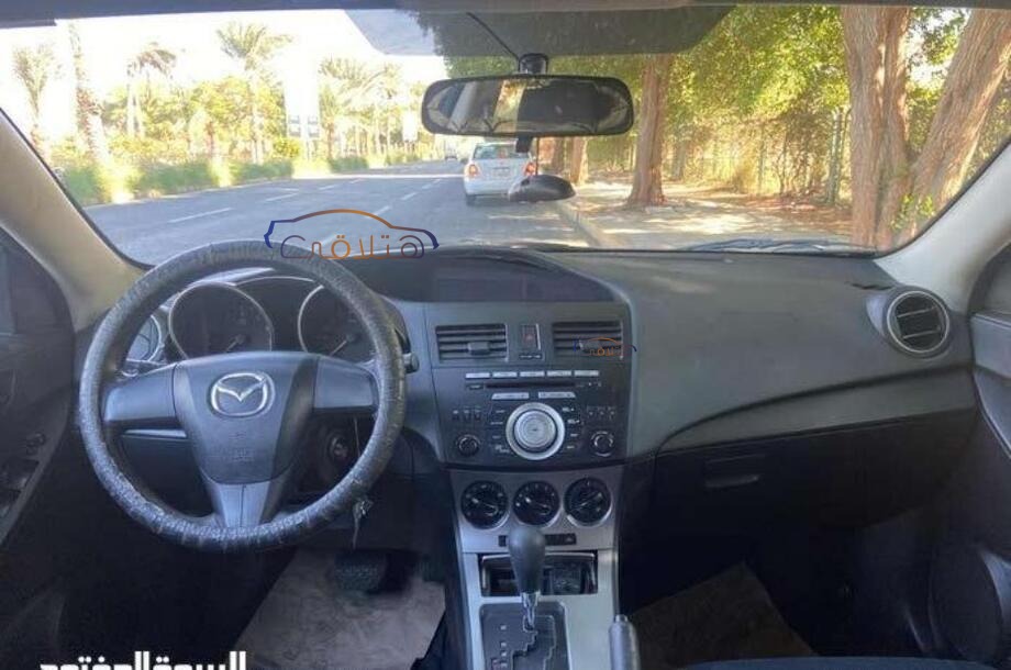Mazda 3 Mazda رمادي