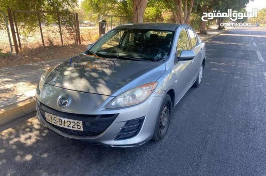 Mazda 3 Mazda رمادي