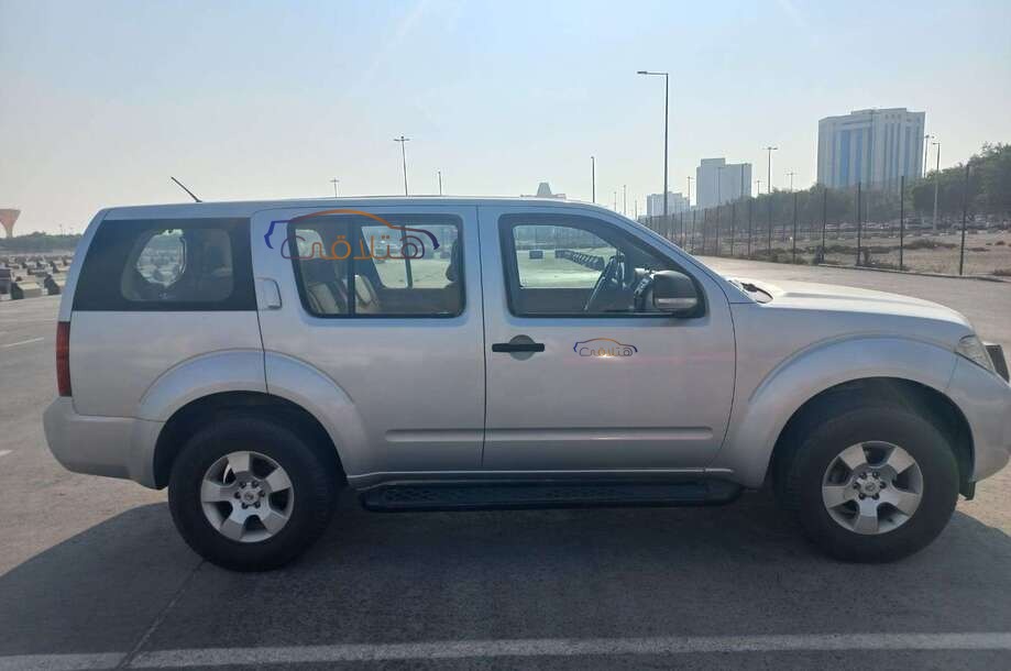 Pathfinder Nissan Silver