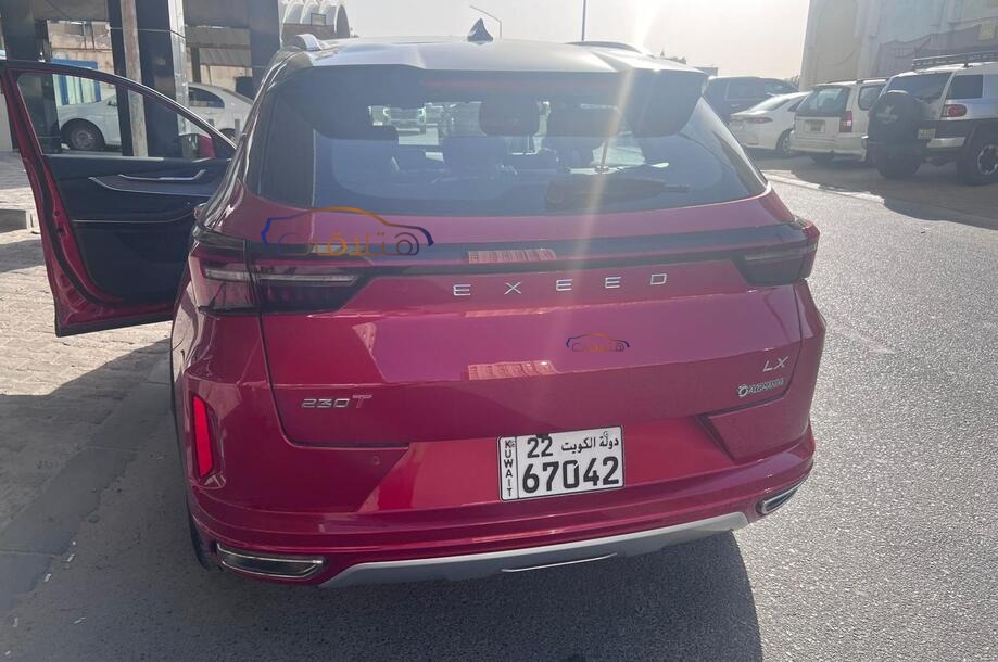 LX Exeed احمر