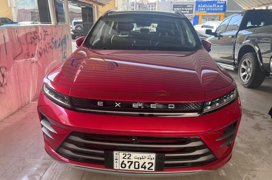 LX Exeed احمر