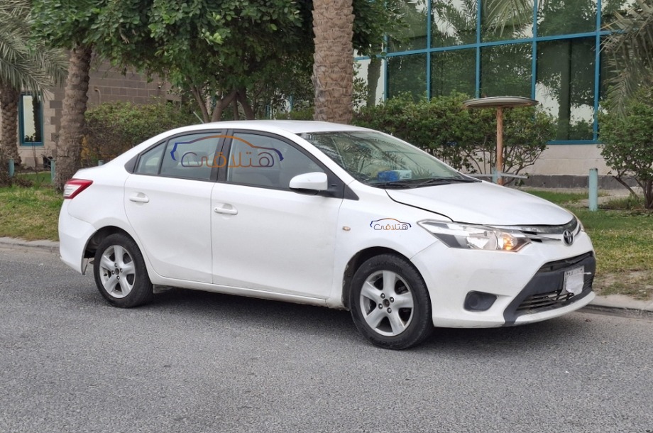 Yaris Toyota أبيض