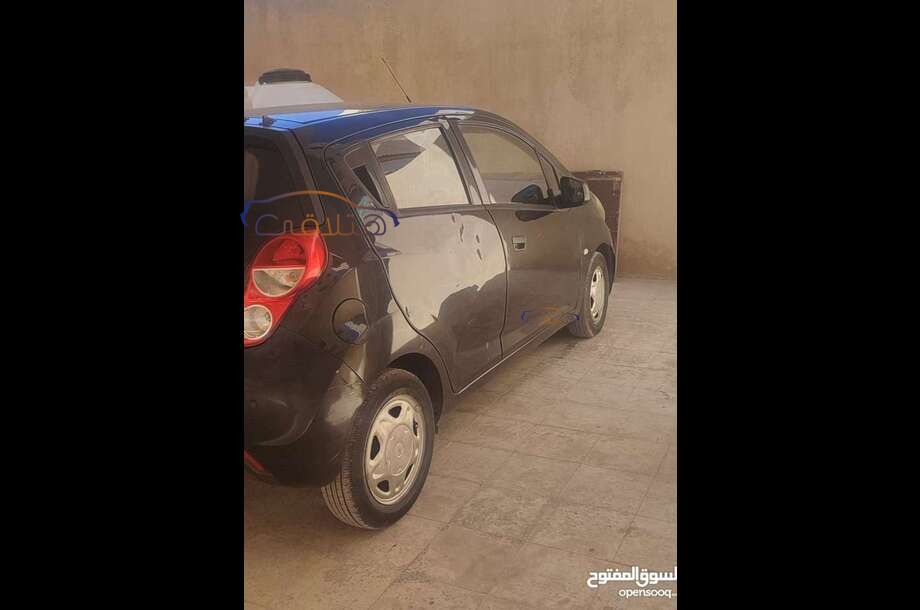 Spark Chevrolet أسود