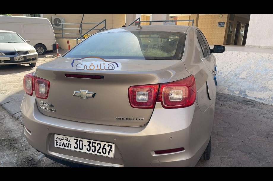 Malibu Chevrolet بيج