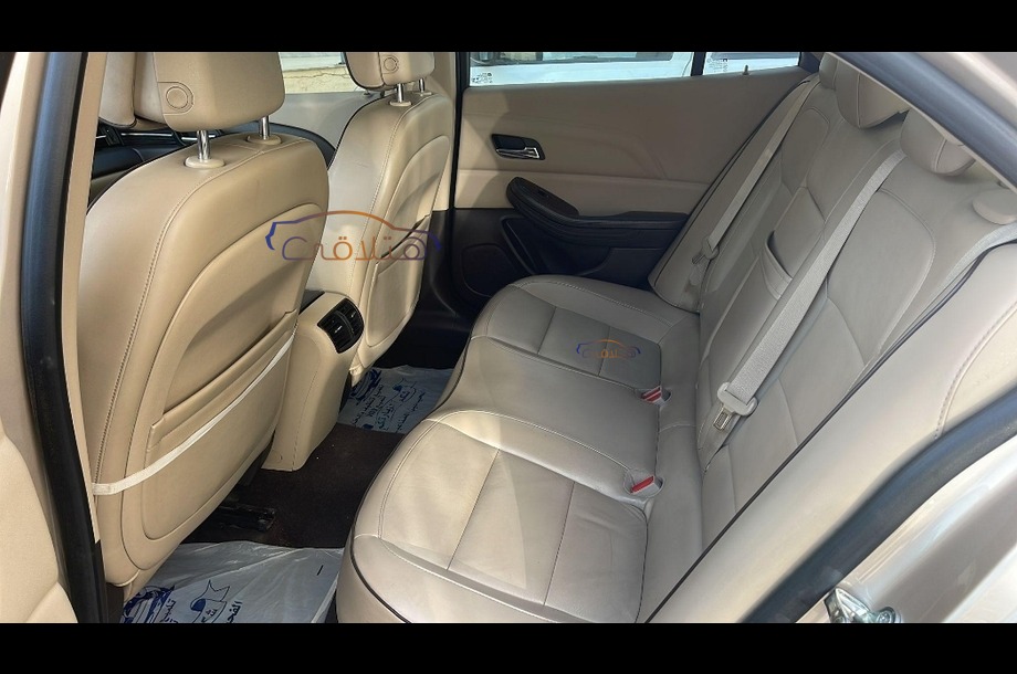 Malibu Chevrolet بيج