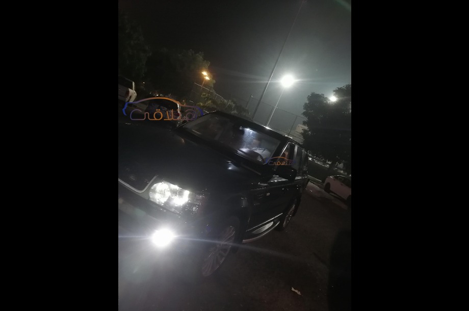 Sport Land Rover أسود