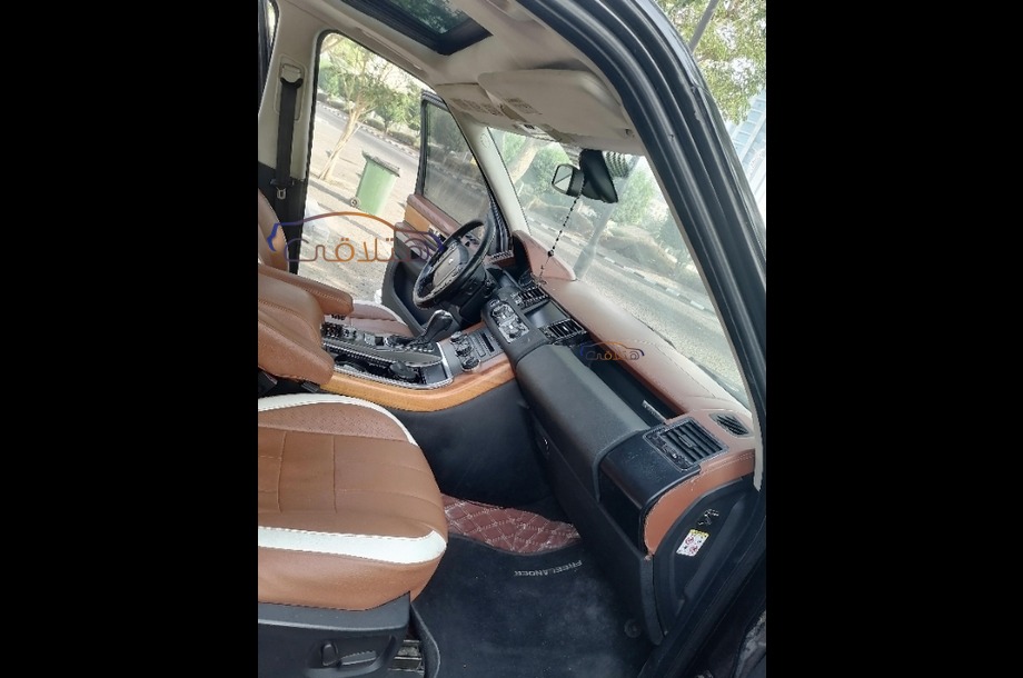Sport Land Rover أسود