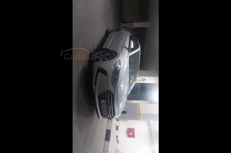 Avante Hyundai فضي