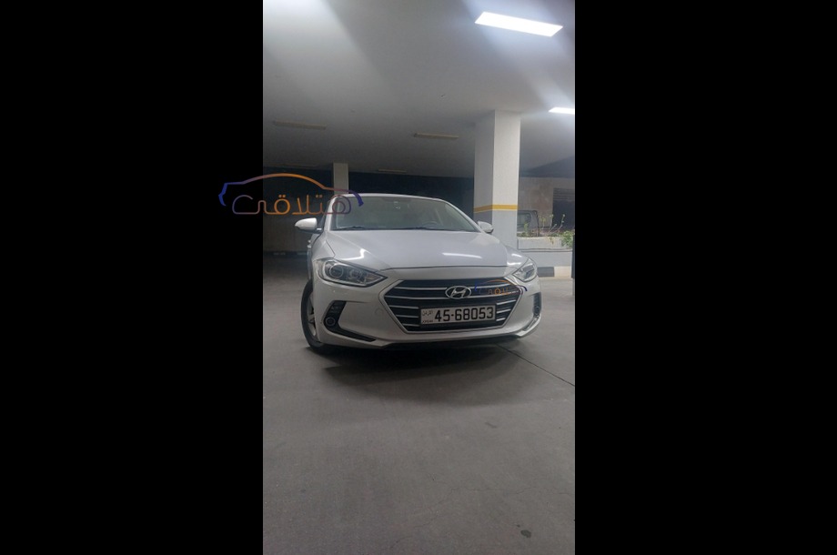 Avante Hyundai فضي