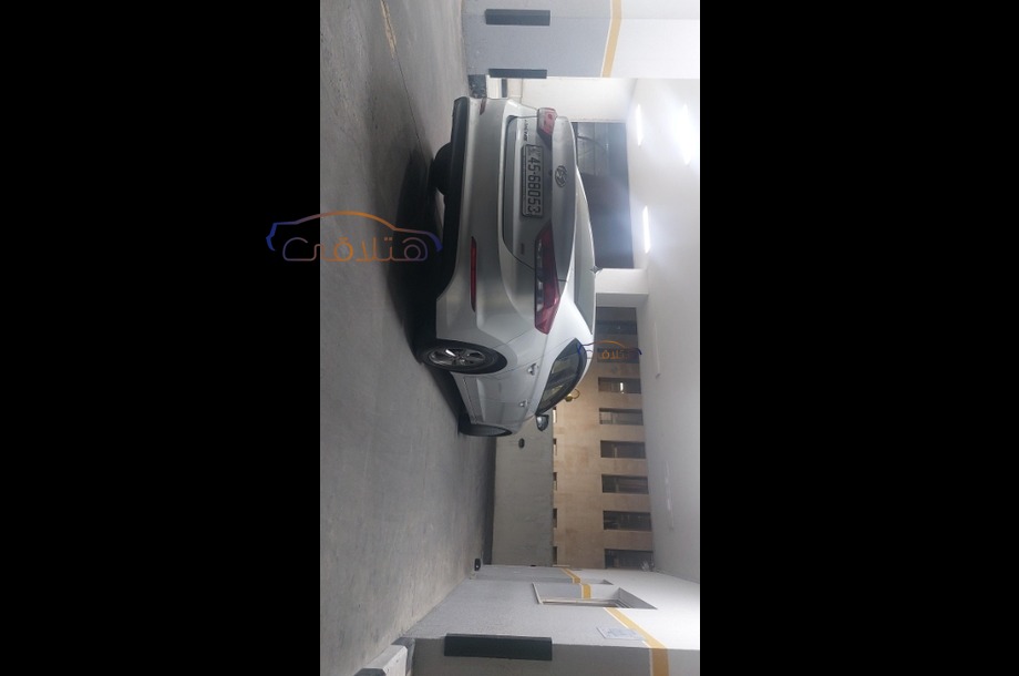 Avante Hyundai فضي