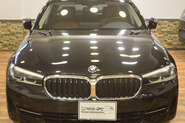     BMW 520 2023 A/T / Advantage New Cash or Installment